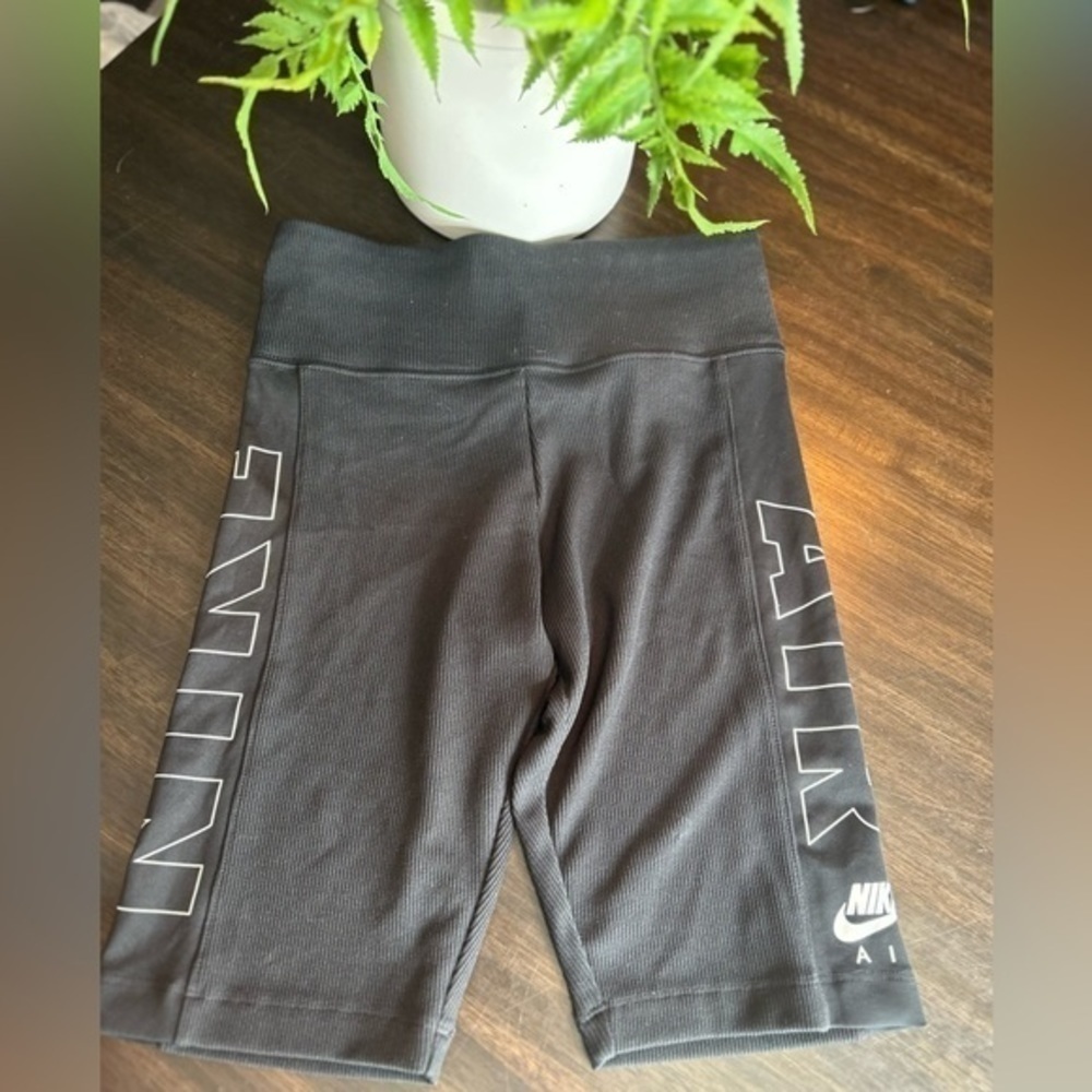 Nike Air women’s ribbed bike shorts, Size XS - Picture 5 of 8